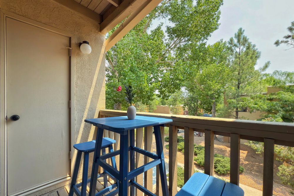 Tree-Lined Retreat detail